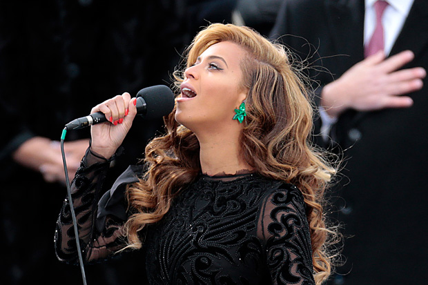 Beyonce singing at the inauguration 