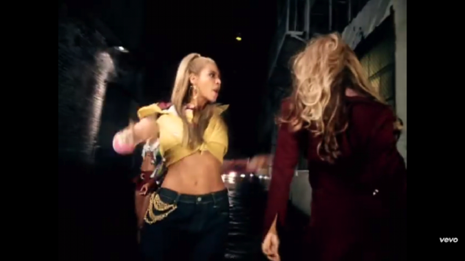 Beyonce dancing with her 